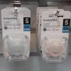 پستانک زیر صفر (2- تا 4 ماه)  طرح پولکی سواوینکس (سر کج)