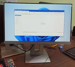 مانیتور 22 اینچ اچ پی HP E223 بدون حاشیه استوک
