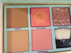 پالت کانتور پودری و سایه و رژگونه بنفیت (cheek parade)