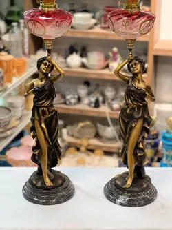 یک جفت چراغ لاله پایه برنز آنتیک - مرجع تخصصي فروش اجناس قدیمی، عتیقه جات، لوازم لوكس و آنتیک اروپایی