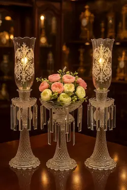 مجموعه شمعدان ولاستر سفید طرح باکارات فرانسه - مرجع تخصصي فروش اجناس قدیمی، عتیقه جات، لوازم لوكس و آنتیک اروپایی