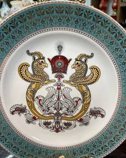 بشقاب دیواری نماد شاهنشاهی آنتیک