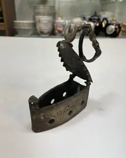 اتوذغالی برنجی کوچک طرح قدیم