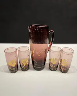 یک عدد پارچ و چهارعدد لیوان چک اصل قدیمی