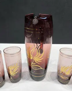 یک عدد پارچ و چهارعدد لیوان چک اصل قدیمی