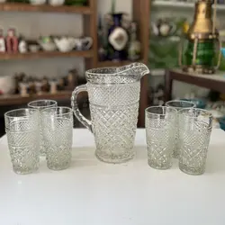 پارچ و لیوان خشتی آمریکایی اصل قدیمی کاملا سالم و نو ارتفاع پارچ ‌۲۴ لیوان ۱۴ سانت