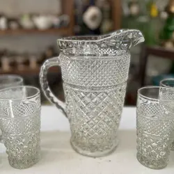 پارچ و لیوان خشتی آمریکایی اصل قدیمی کاملا سالم و نو ارتفاع پارچ ‌۲۴ لیوان ۱۴ سانت