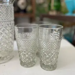 پارچ و لیوان خشتی آمریکایی اصل قدیمی کاملا سالم و نو ارتفاع پارچ ‌۲۴ لیوان ۱۴ سانت