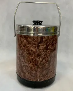 فلاسک یخ اروپایی قدیمی سایز بزرگ و پهن در حد نو ارتفاع تا دسته ۴۳ قطر دهانه ۲۳ سانت