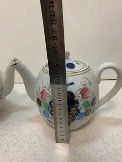 یک جفت قوری انگوری روس اصل قدیمی