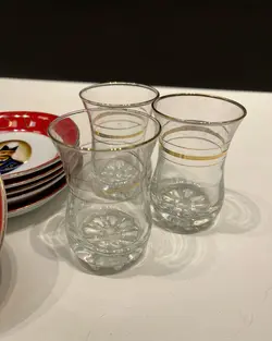 استکان کمرباریک و نعلبکی قدیمی