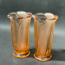 یک جفب گلدان کریستال اصل چک قدیمی ارتفاع ۱۶ سانت کاملا سالم و کم یاب