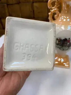 گلدان قصاعی قدیمی دوطرف عکس دار ارتفاع ۲۵ سانت