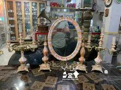 آینه و شمعدان قدیمی بدنه چینی و برنز فوق العاده زیبا