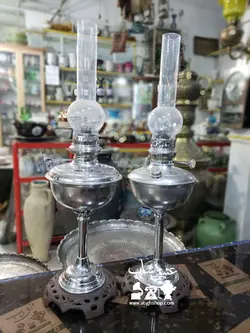 هر عدد چراغ گردسوز جکی روس اصل قدیمی و کم یاب ارتفاع با حباب ۶۰ سانت،جفت نیستند و یکی از آنها روی بدنه مقداری تورفتگی دارد