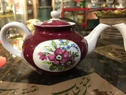 یک جفت قوری شلغمی ژاپنی قدیمی مدلی کم یاب یک عدد از قوری ها دارای ترک می باشد ، اما نشتی ندارد