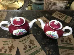 یک جفت قوری شلغمی ژاپنی قدیمی مدلی کم یاب یک عدد از قوری ها دارای ترک می باشد ، اما نشتی ندارد