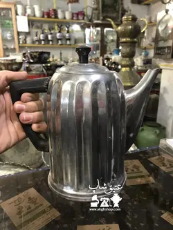 کتری برنجی روسی قدیمی با مدلی خاص مهردار ارتفاع تا دسته ۳۲ سانت سالم و تمیز