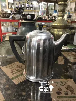 کتری برنجی روسی قدیمی با مدلی خاص مهردار ارتفاع تا دسته ۳۲ سانت سالم و تمیز