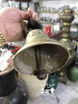 زنگوله برنجی شیر و خورشید قدیمی سالم و خوش صدا قطر دهانه ۱۰ سانت