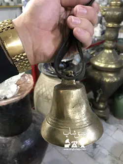 زنگوله برنجی شیر و خورشید قدیمی سالم و خوش صدا قطر دهانه ۱۰ سانت