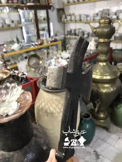 تبر و میخکش فولادی ژاپنی قدیمی دسته چوبی و سنگین وزن کم یاب طول ۳۴ سانت کاملا سالم و نو