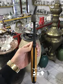 تبر و میخکش فولادی ژاپنی قدیمی دسته چوبی و سنگین وزن کم یاب طول ۳۴ سانت کاملا سالم و نو