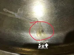 سینی برنجی روسی قدیمی مهردار کاملا سالم و تمیز با دسته های خاص به شکل ماهی فوق العاده زیبا قطر ۴۱ سانت