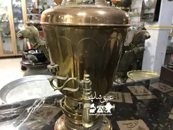 سماور نفتی عالی نسب قدیمی فوق العاده زیبا پرداخت شده کاملا سالم و تمیز قابل استفاده و با دکوراتیوعالی (فقط سرویس سماور جدید )