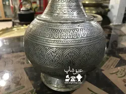 تنگ مسی قاجاری تمام دور تا دور قلم کهنه و زنده ارتفاع ۳۳،کاملا سالم و فوق العاده زیبا ،موزه ای و کلکسیونی