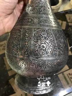 تنگ مسی قدمتدار صفوی، دور تا دور تمام قلم کهنه و زنده، کلکسیونی و موزه ای