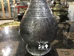 تنگ مسی قدمتدار صفوی، دور تا دور تمام قلم کهنه و زنده، کلکسیونی و موزه ای