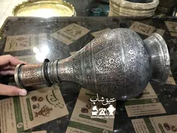 تنگ مسی قدمتدار صفوی، دور تا دور تمام قلم کهنه و زنده، کلکسیونی و موزه ای