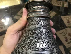 تنگ مسی قدمتدار صفوی، دور تا دور تمام قلم کهنه و زنده، کلکسیونی و موزه ای