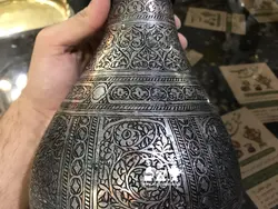 تنگ مسی قدمتدار صفوی، دور تا دور تمام قلم کهنه و زنده، کلکسیونی و موزه ای