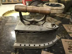 اتو زغالی آلمانی قدیمی