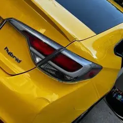 طلق چراغ خطر سوناتا هیبرید روی گلگیر سمت شاگرد