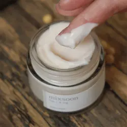 کرم آبرسان لوبیا میکسون Mixsoon Bean Cream