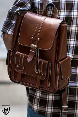 کوله پشتی چرم آواکس