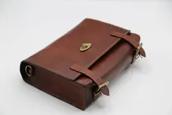 کیف دوشی چرم پیتا