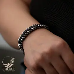 دستبند چرم مهره ای طرح حدید