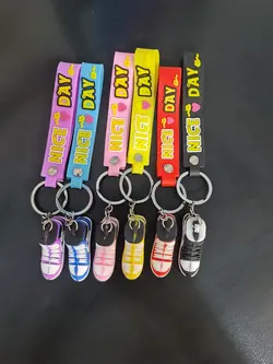 جاسوئیچی/ آویز طرح جردنز (صورتی)