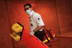 وبینار محدود سازی حرکات ستون مهره ها، بیحرکت سازی اندام ها و انتقال مصدومین