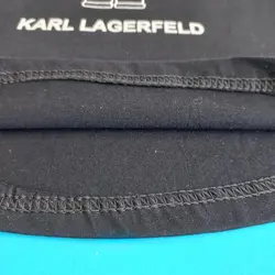 تیشرت مشکی مرد عینکی