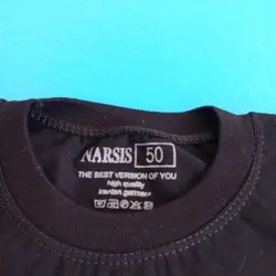 تیشرت مشکی مرد عینکی