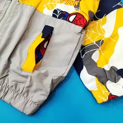 بارانی مردعنکبوتی