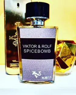 ادکلن ویکتور اند رولف اسپایس بمب Viktor &amp; Rolf Spice Bomb