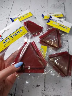 لیسه دندانه دار (شانه) سه گوش ریمانو