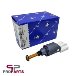 سوییچ الکتریکی استپ ترمز بایترون BITRON شرکتی ایساکو مناسب برای دنا پلاس توربو اتوماتیک - فروشگاه لوازم یدکی خودرو