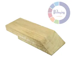 دماغه چوبی روی میز